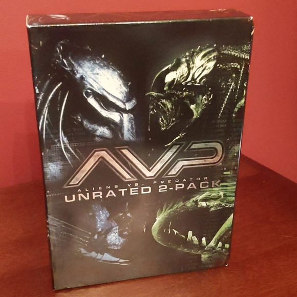 AVP Unrated 2-Pack DVDs - Picture 1 of 7